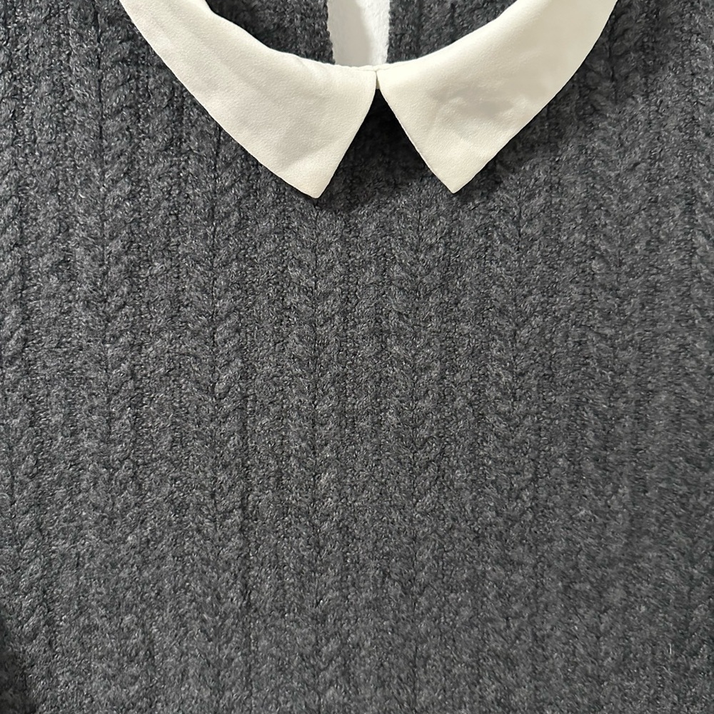 Riley & Rae Charcoal Knit Vest with Ivory Collar, Size Large, New - Picture 3 of 14